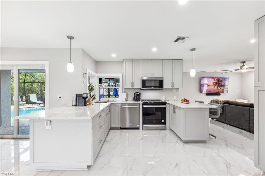 6042 Macbeth LN FORT MYERS, FL 33908