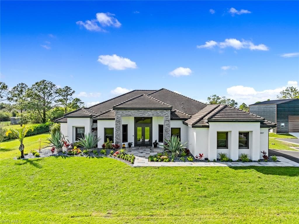2087 Desoto BLVD N NAPLES, FL 34120