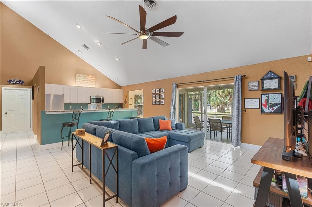 561 8th ST NE NAPLES, FL 34120