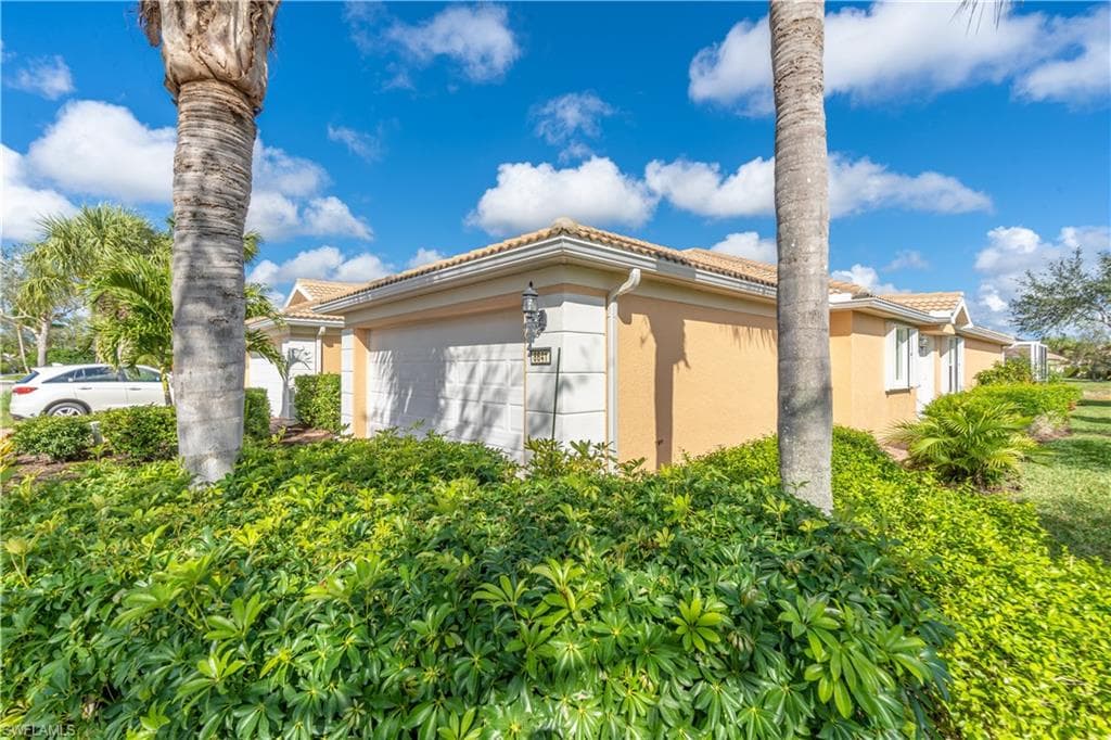 8641 Erice CT NAPLES, FL 34114