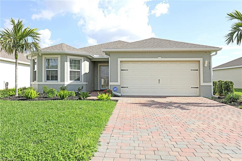 3199 Estancia LN CAPE CORAL, FL 33909