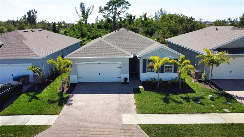 304 Spring Hill Lake LOOP CAPE CORAL, FL 33993