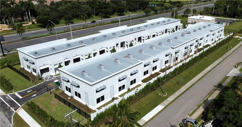 11075 Tamiami TRL E 105 NAPLES, FL 34113