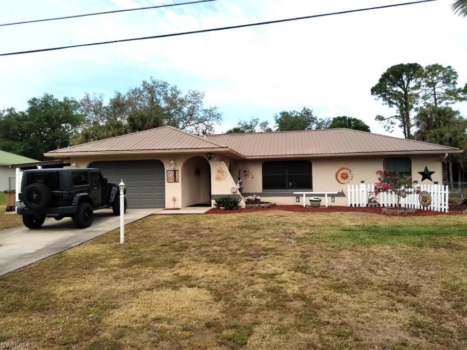 417 Jackson AVE LEHIGH ACRES, FL 33972