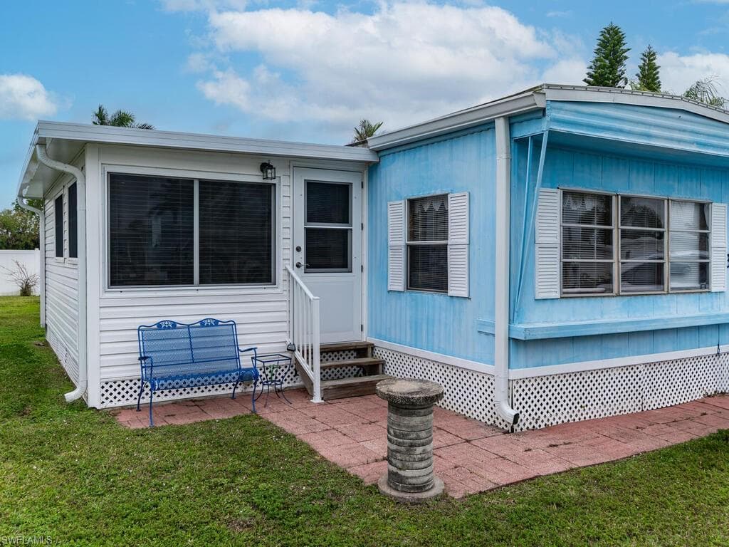 35 Cimmaron TRL 100 NAPLES, FL 34113