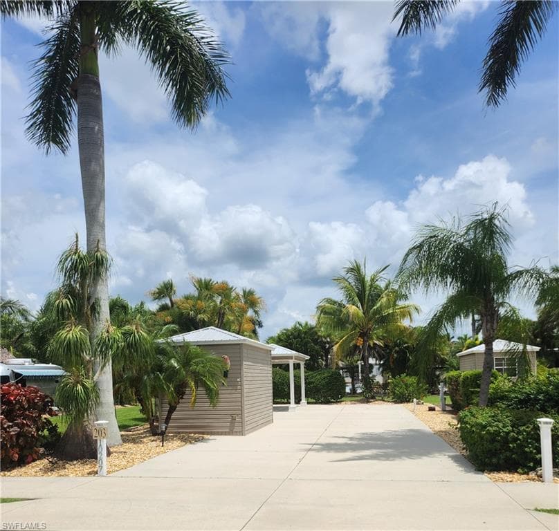 10207 Butterweed TRL FORT MYERS, FL 33905