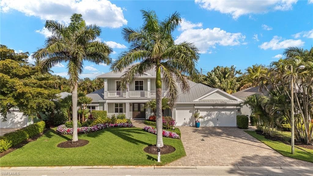 625 7th AVE N NAPLES, FL 34102
