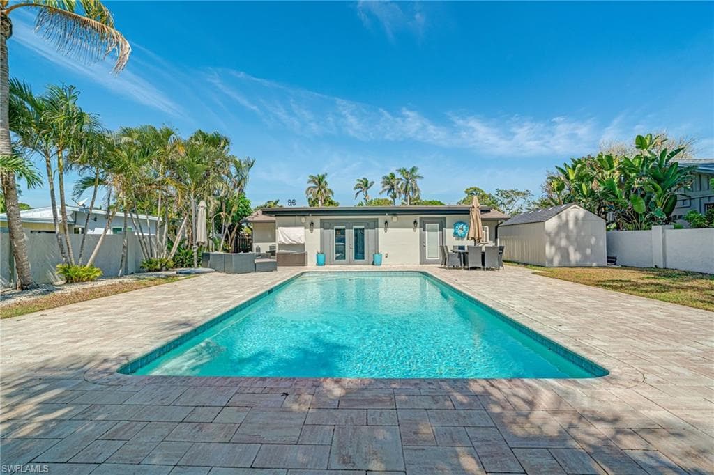 1254 Cooper DR NAPLES, FL 34103