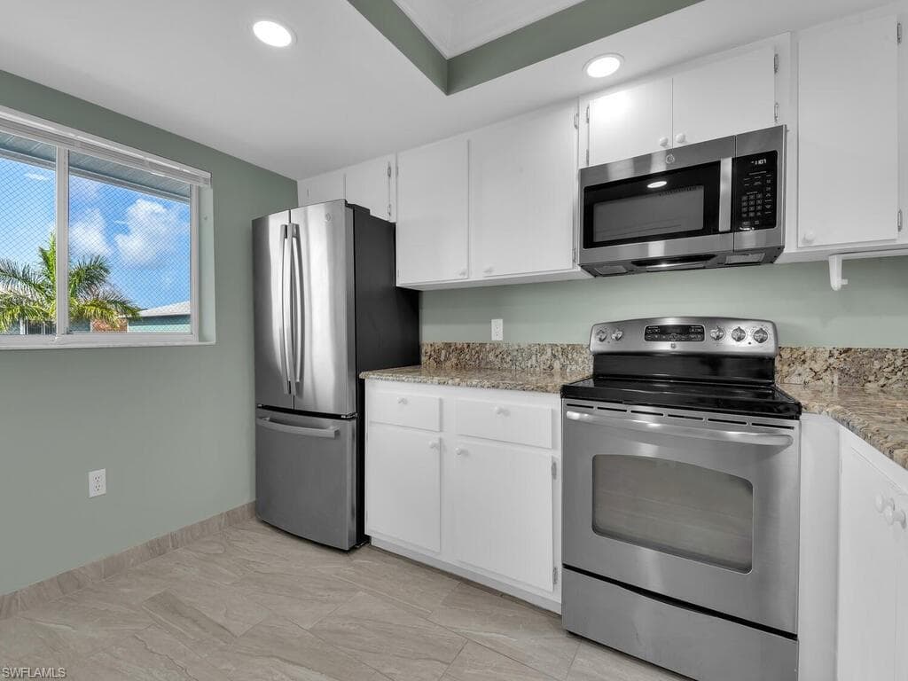 140 Cypress WAY E 606 NAPLES, FL 34110