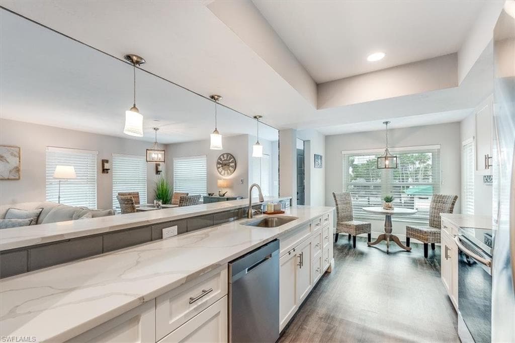 527 Club Side DR 2-527 NAPLES, FL 34110