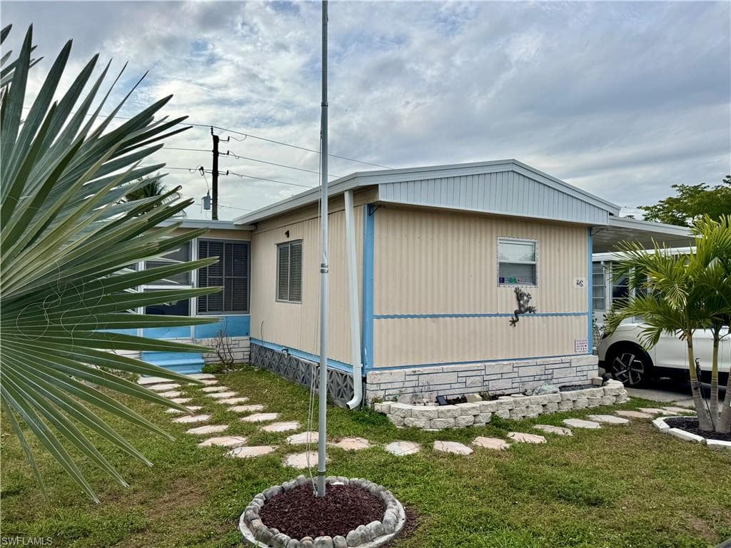 258 Poinsettia DR FORT MYERS, FL 33905