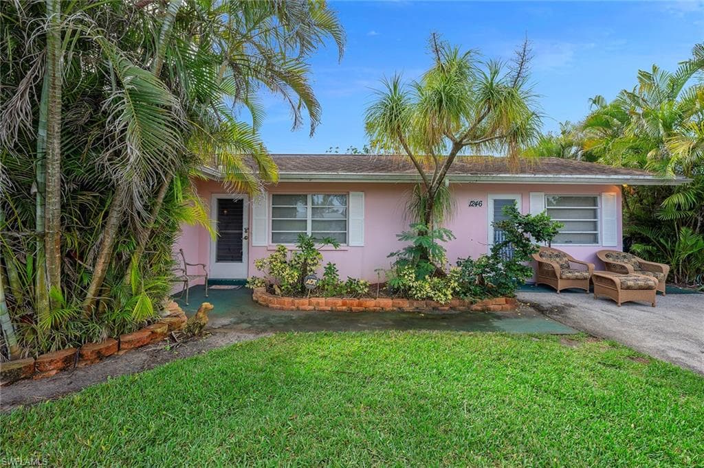 1246 Hilltop DR NAPLES, FL 34103
