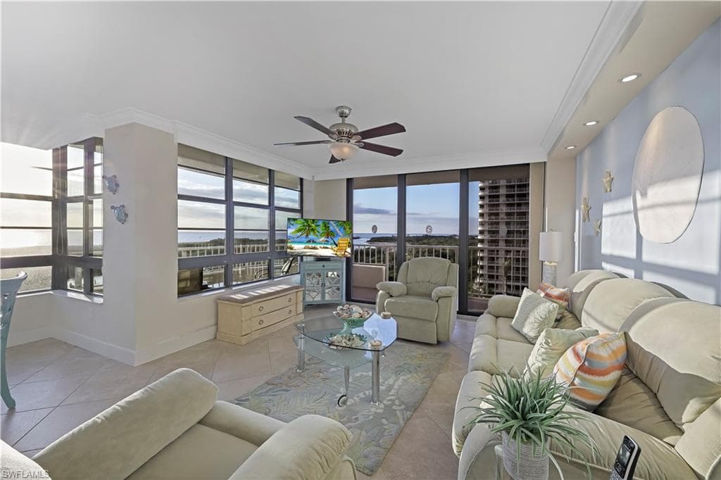 380 Seaview CT 712 MARCO ISLAND, FL 34145