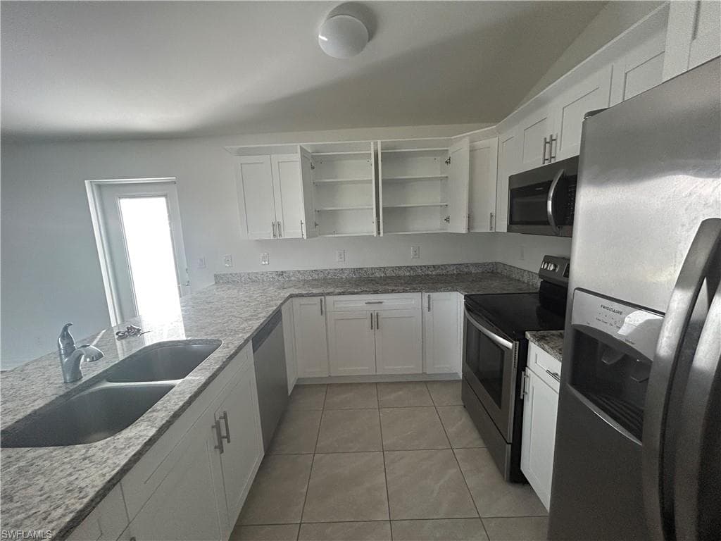 2028 NE 5th PL CAPE CORAL, FL 33909