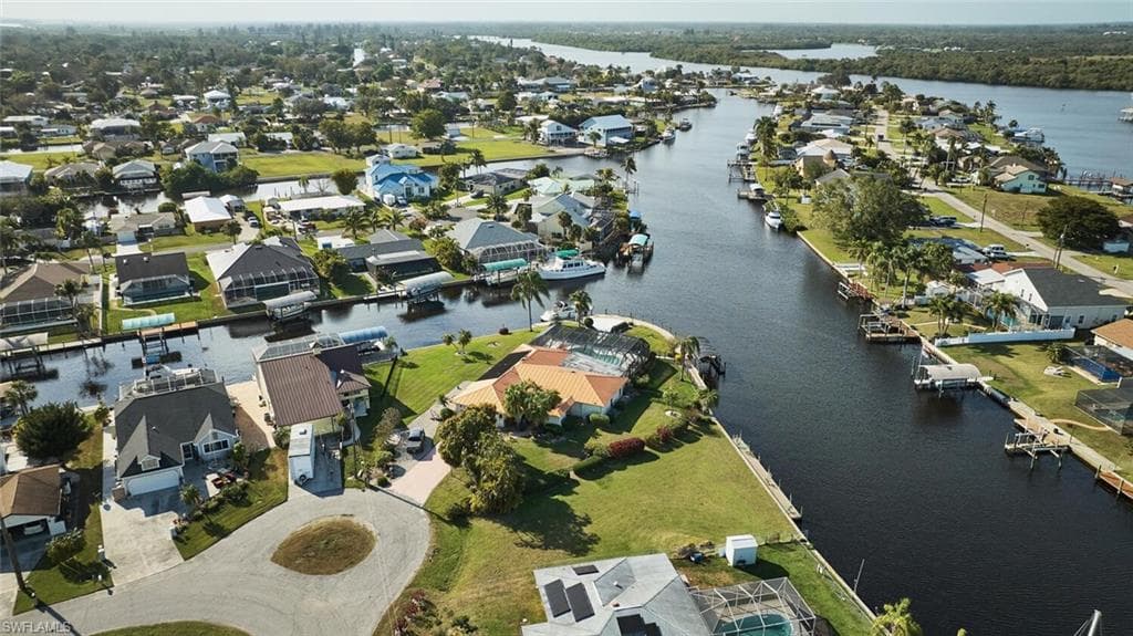 2113 W Tobago CIR FORT MYERS, FL 33905