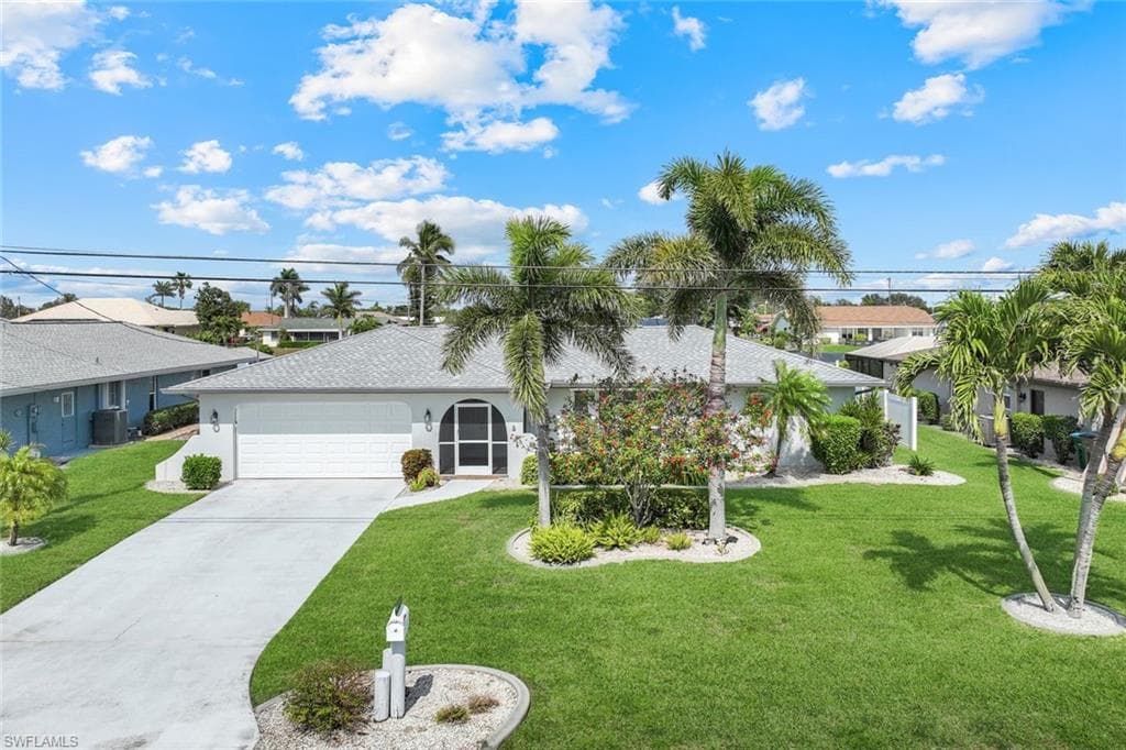 1221 SE 32nd TER CAPE CORAL, FL 33904