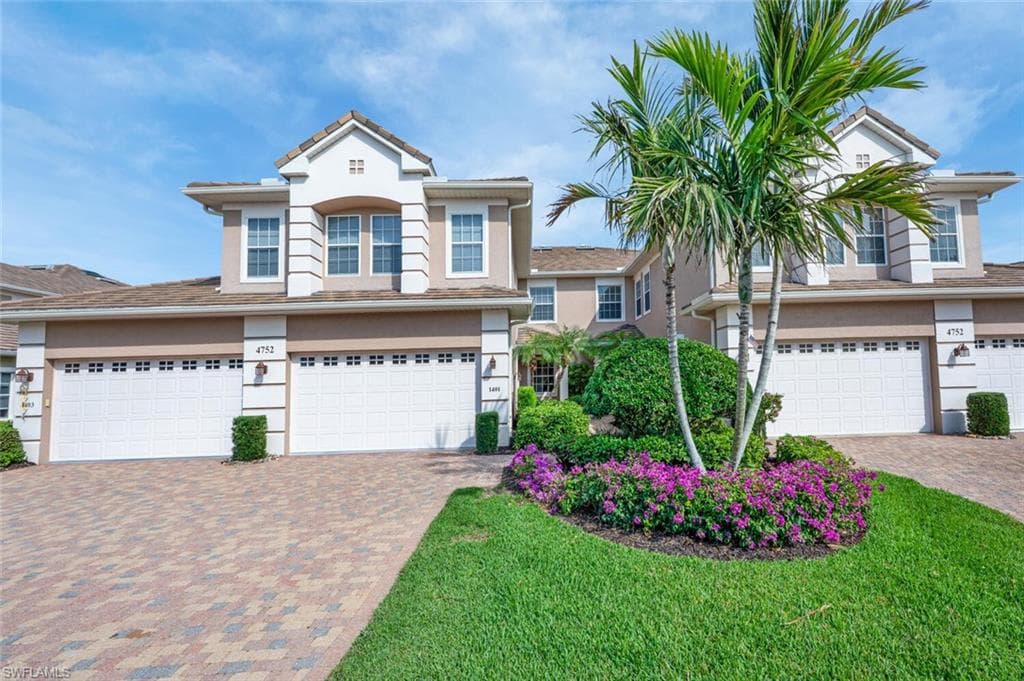4752 Stratford CT 1401 NAPLES, FL 34105