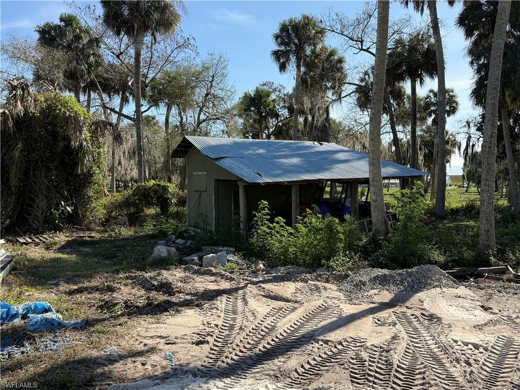 1129 Martin BLVD MOORE HAVEN, FL 33471
