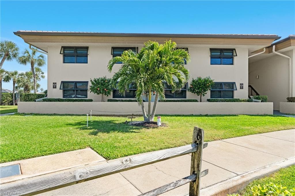 579 Seaview CT C2 MARCO ISLAND, FL 34145