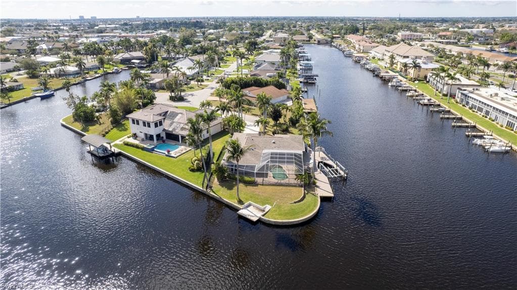 1737 SE 43rd ST CAPE CORAL, FL 33904