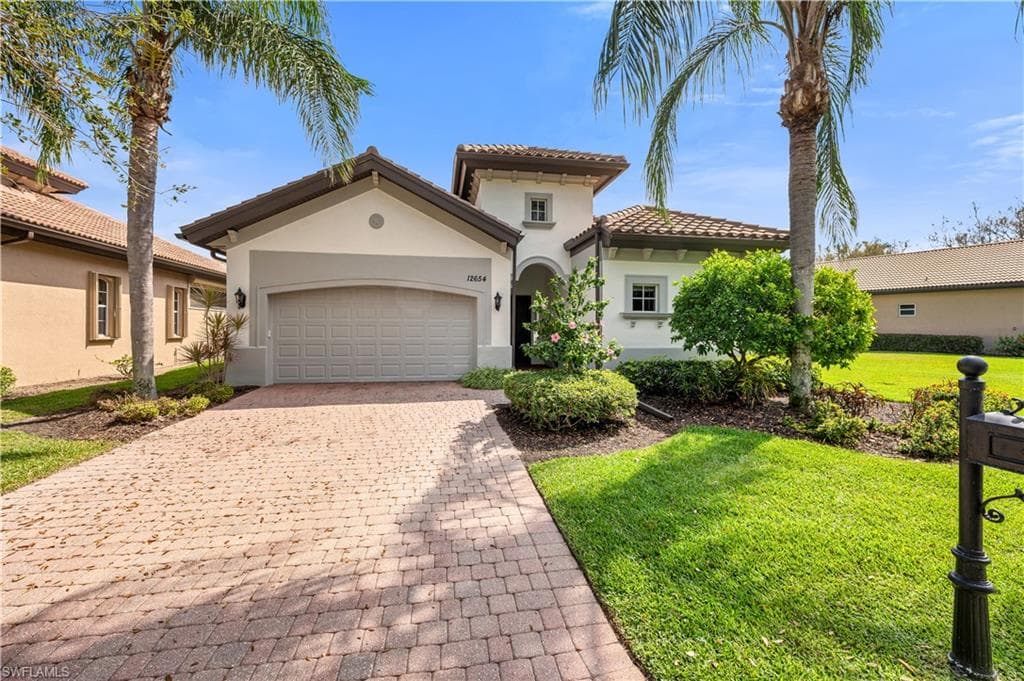 12654 Grandezza CIR ESTERO, FL 33928