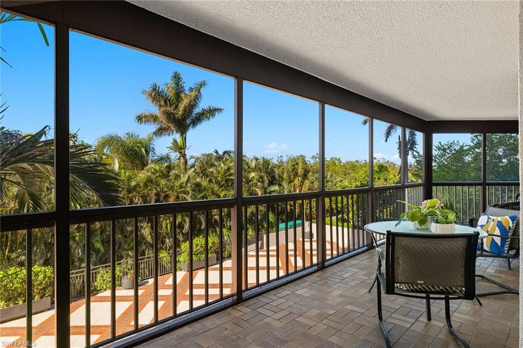 6075 Pelican Bay BLVD 202 NAPLES, FL 34108
