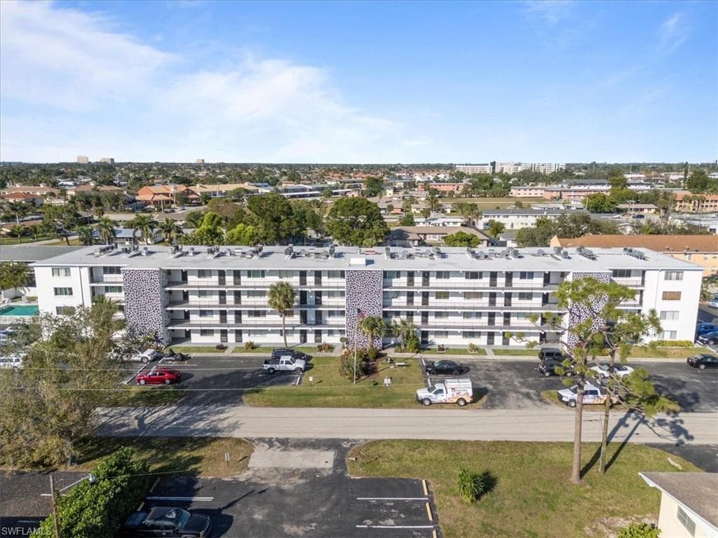4906 Victoria DR 312 CAPE CORAL, FL 33904