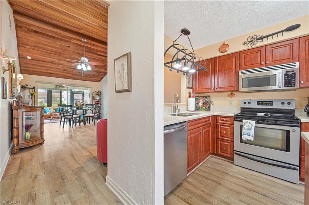 9387 Lennex LN FORT MYERS, FL 33919