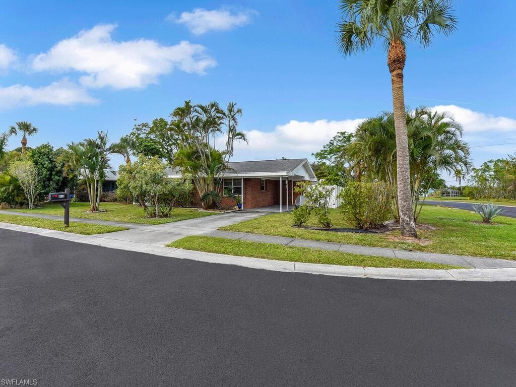 6516 Winkler RD FORT MYERS, FL 33919