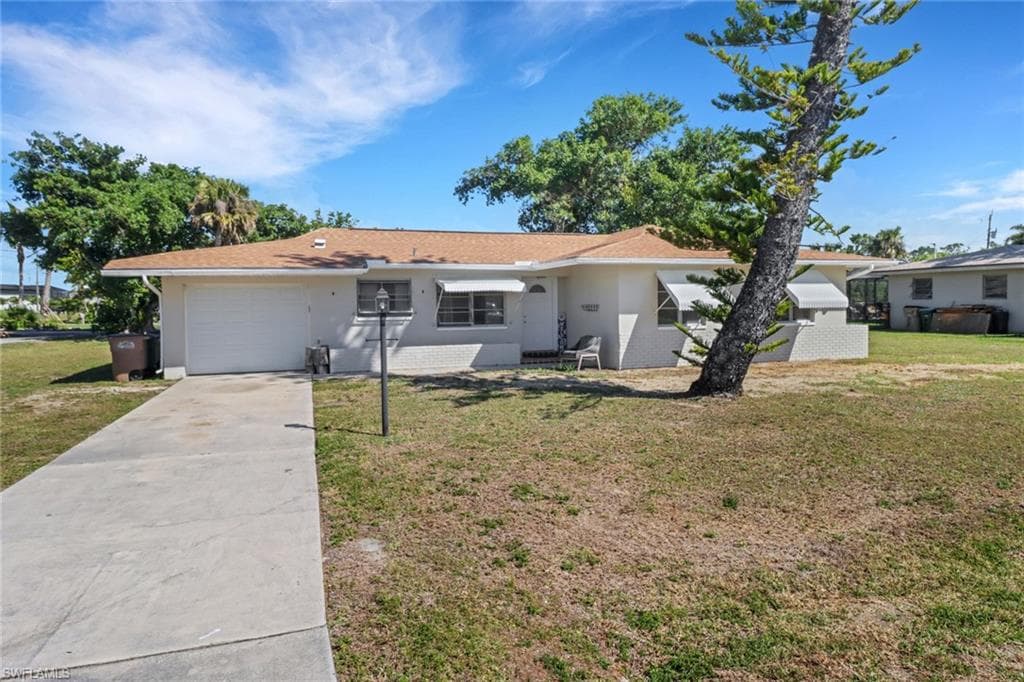 5205 Elm CT CAPE CORAL, FL 33904
