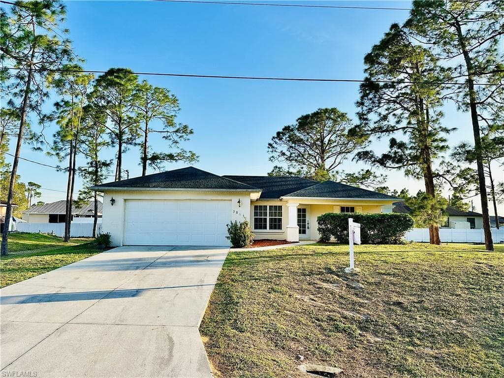 3815 18th ST W LEHIGH ACRES, FL 33971
