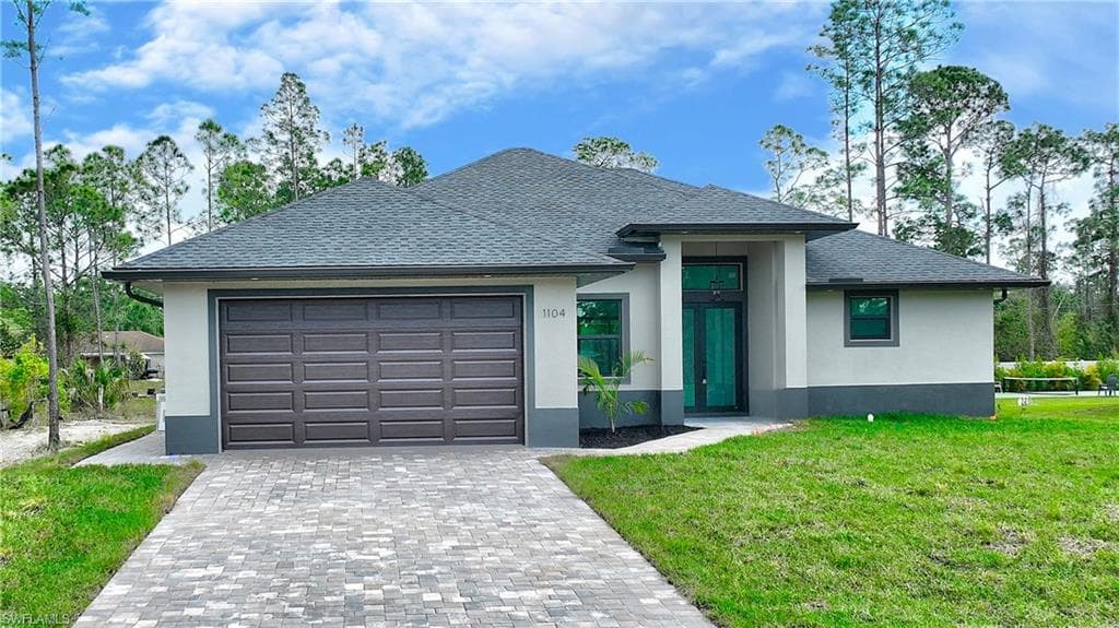 1104 Calvin AVE LEHIGH ACRES, FL 33972