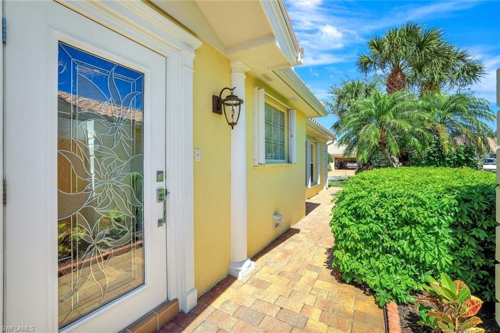 7594 Rozzini LN NAPLES, FL 34114