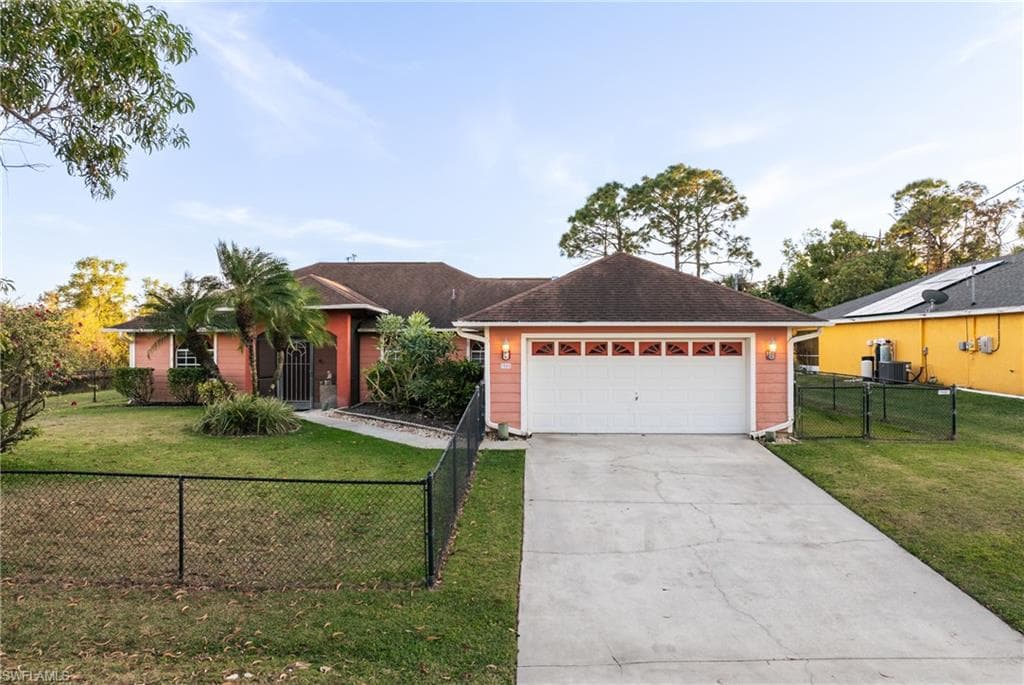 2501 11th ST W LEHIGH ACRES, FL 33971