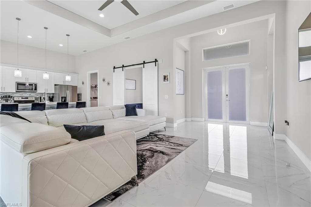 3305 1st TER CAPE CORAL, FL 33993