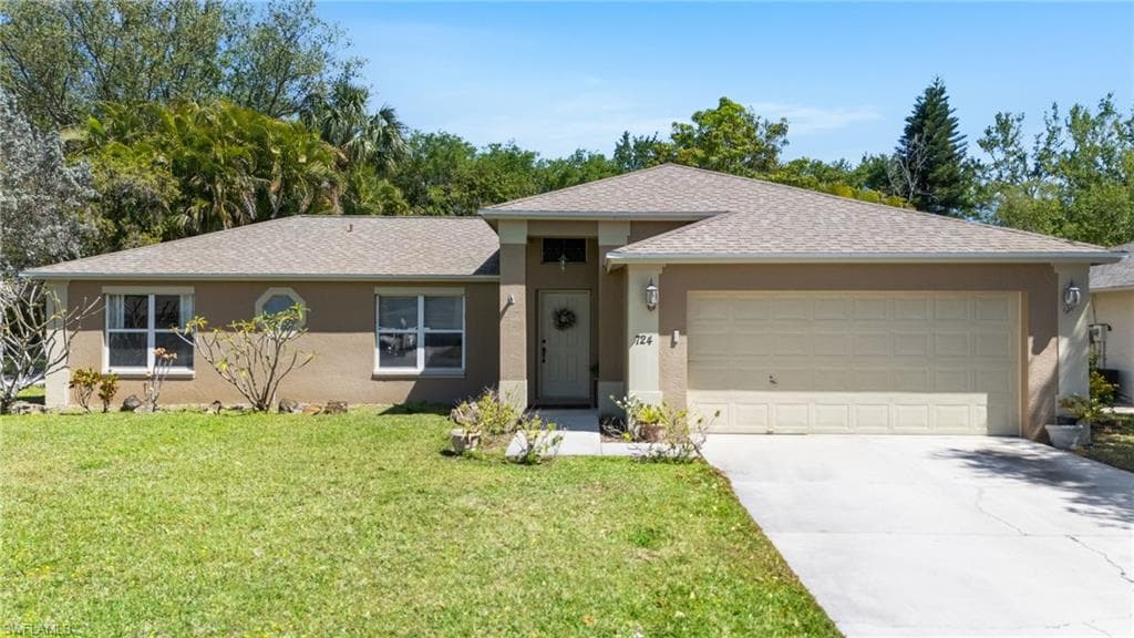 724 Grove DR NAPLES, FL 34120