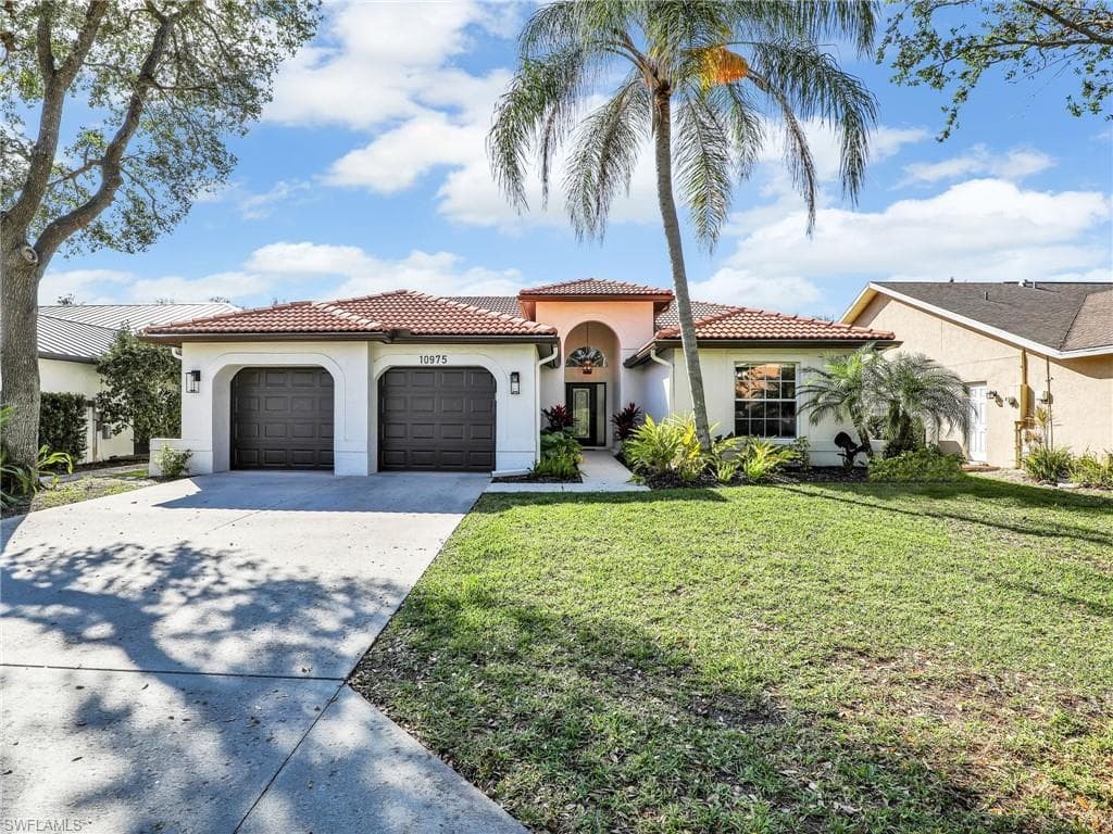 10975 Fieldfair DR NAPLES, FL 34119
