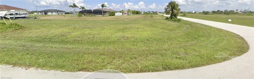 3801 39th LN CAPE CORAL, FL 33993