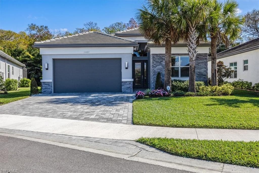 11421 Jacaranda DR NAPLES, FL 34120