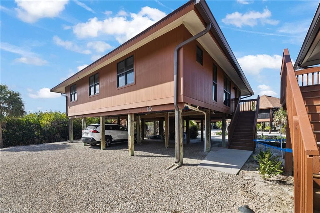 1811 Olde Middle Gulf DR 10 SANIBEL, FL 33957