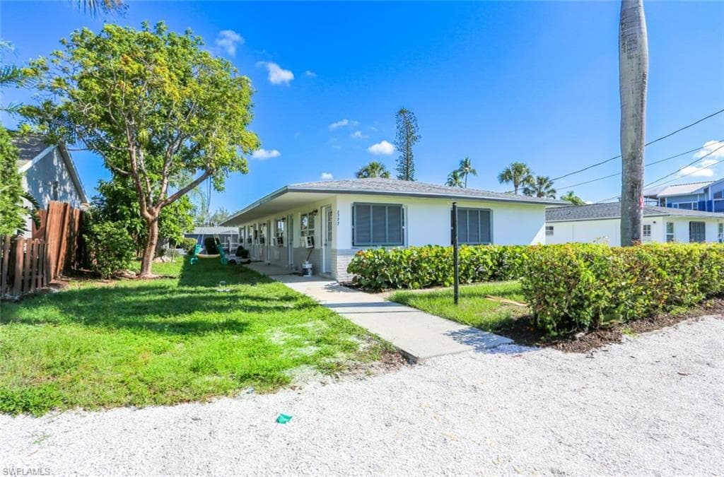 2777 Shoreview DR 4 NAPLES, FL 34112