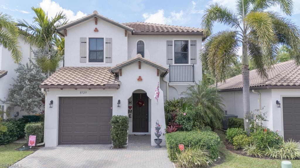 8729 Madrid CIR NAPLES, FL 34104