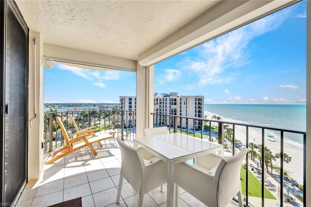 3215 Gulf Shore BLVD N 704N NAPLES, FL 34103