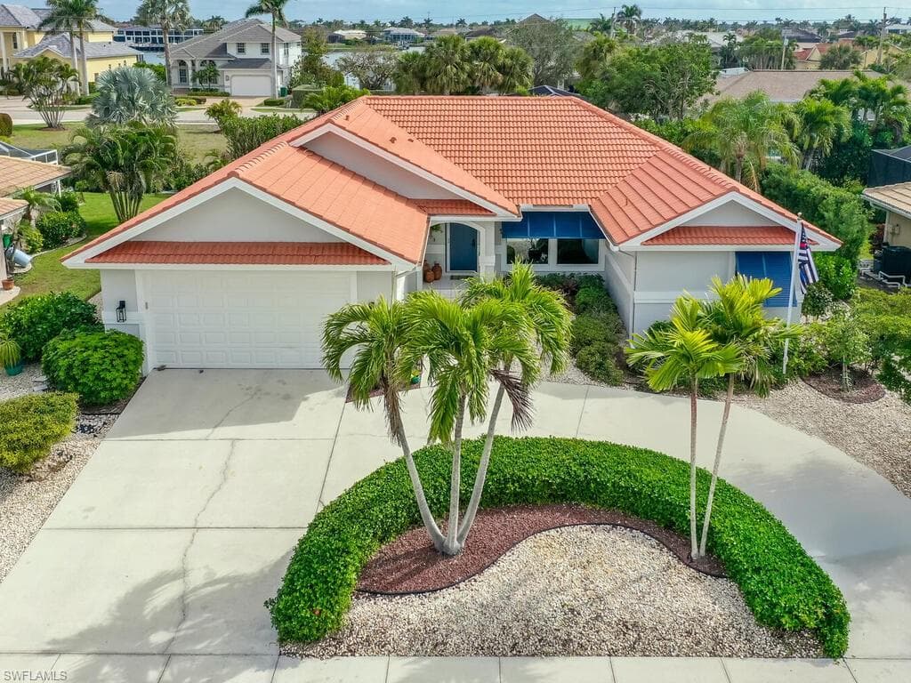 141 Beachcomber ST MARCO ISLAND, FL 34145