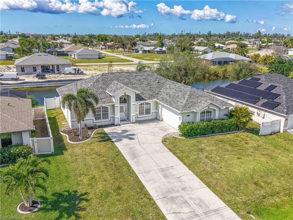 1422 SW 11th PL CAPE CORAL, FL 33991