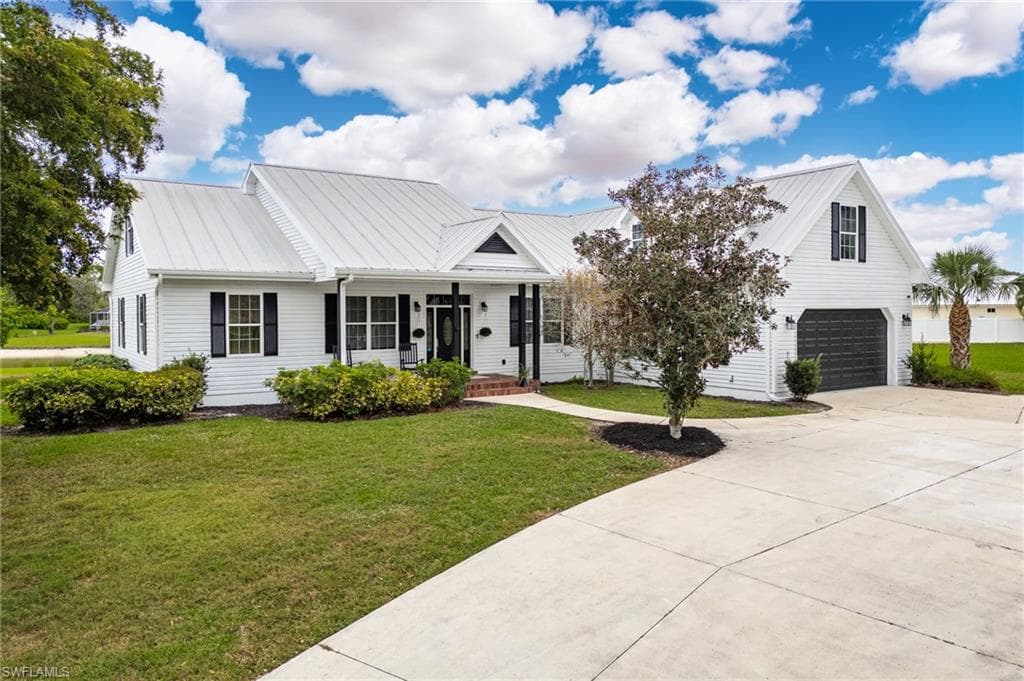 18210 Riverwind DR ALVA, FL 33920