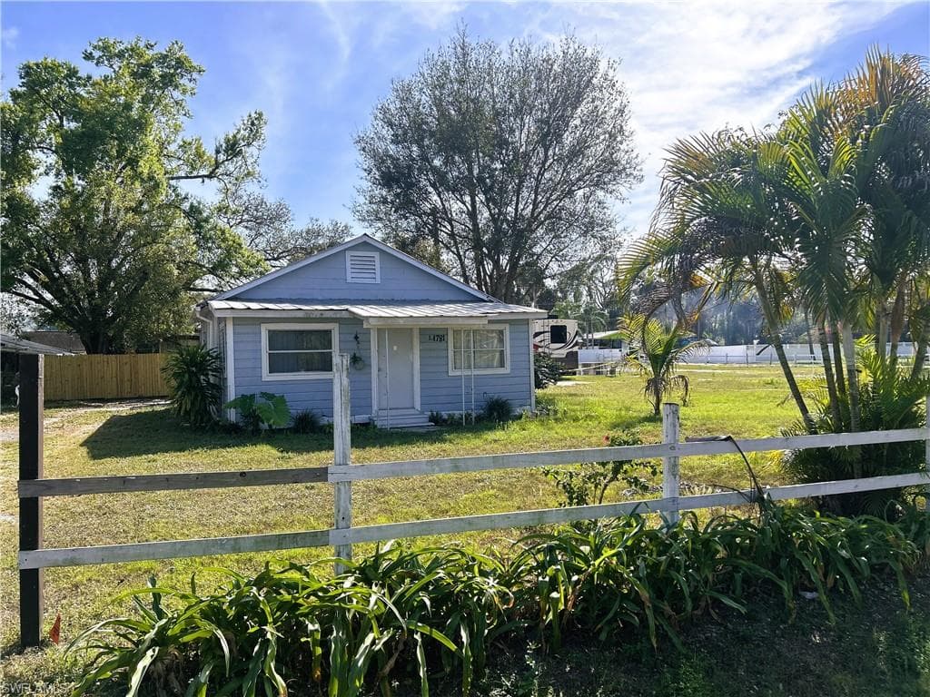 1781 Powell DR NORTH FORT MYERS, FL 33917