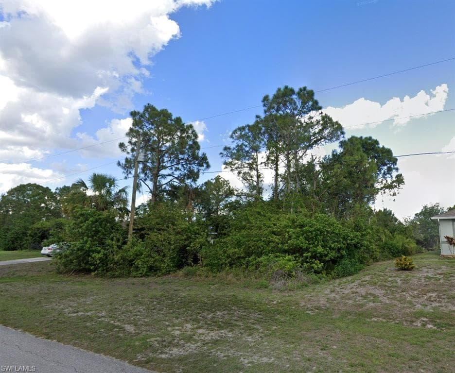 527 Eisenhower BLVD LEHIGH ACRES, FL 33974