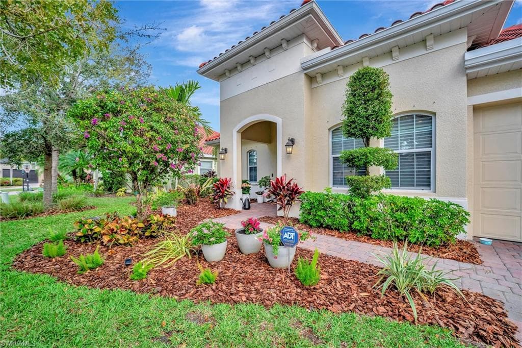 1562 Inventors CT FORT MYERS, FL 33901