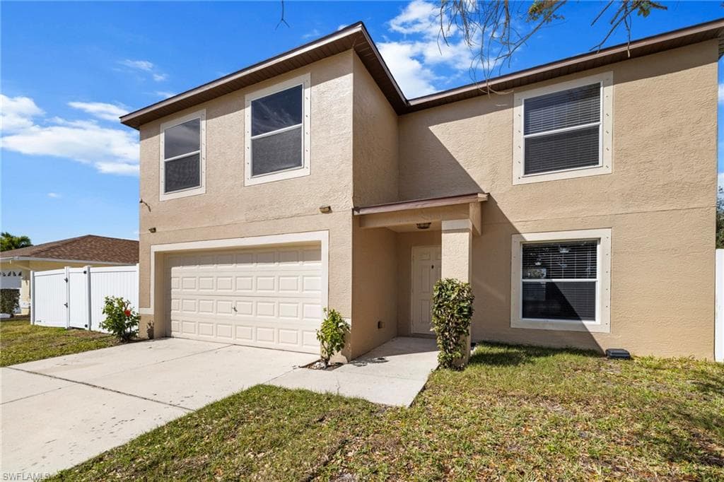 215 SE 18th TER CAPE CORAL, FL 33990